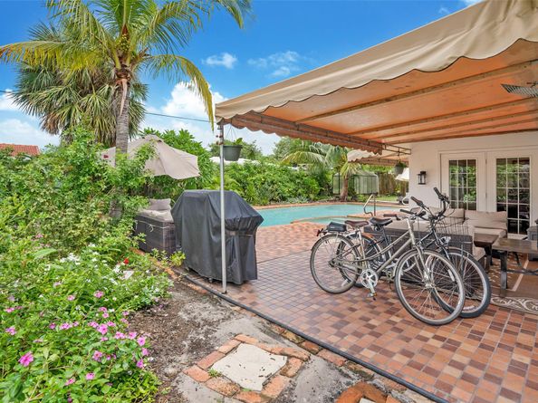 241 SW 13th St, Boca Raton FL 33432