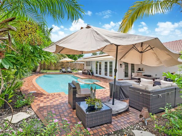 241 SW 13th St, Boca Raton FL 33432