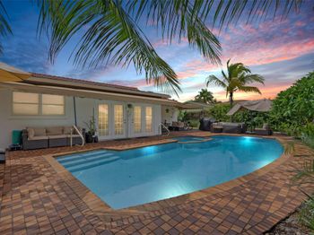 241 SW 13th St