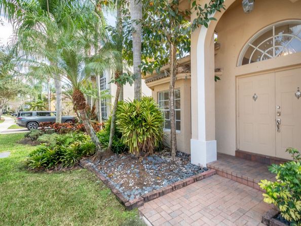 16524 Turquoise Trl, Weston FL 33331