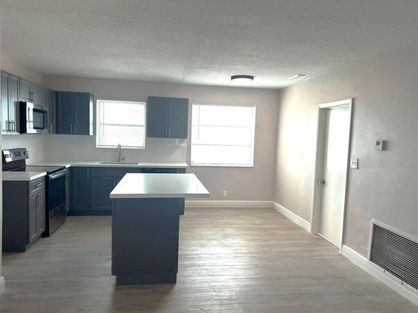 3240 Sheridan Ln, Hollywood FL 33021