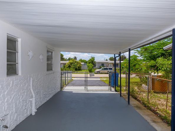 4150 NW 11th Ave, Fort Lauderdale FL 33309