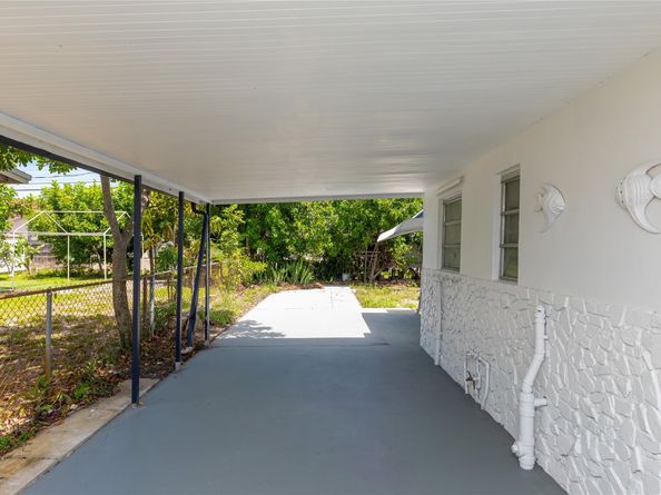 4150 NW 11th Ave, Fort Lauderdale FL 33309