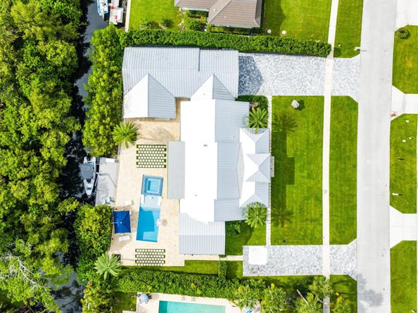11863 Lake Shore Place, Palm Beach Gardens FL 33408