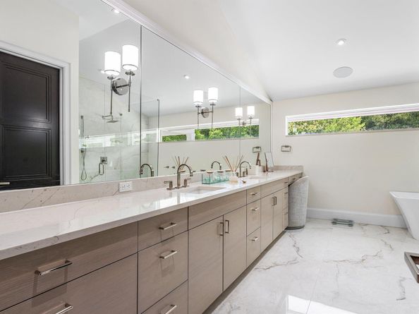 11863 Lake Shore Place, Palm Beach Gardens FL 33408