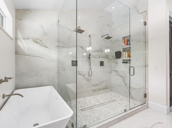 11863 Lake Shore Place, Palm Beach Gardens FL 33408
