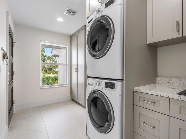 11863 Lake Shore Place, Palm Beach Gardens FL 33408