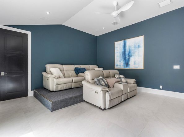 11863 Lake Shore Place, Palm Beach Gardens FL 33408