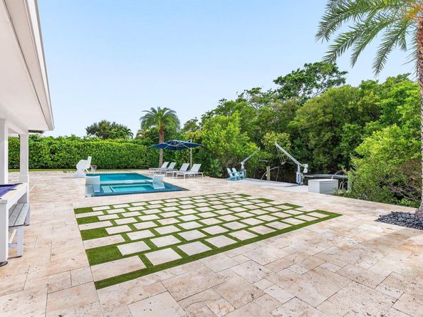 11863 Lake Shore Place, Palm Beach Gardens FL 33408