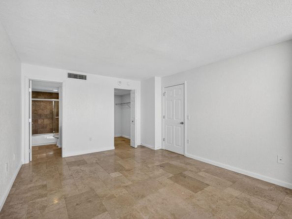 5600 N Flagler Drive 2703, West Palm Beach FL 33407