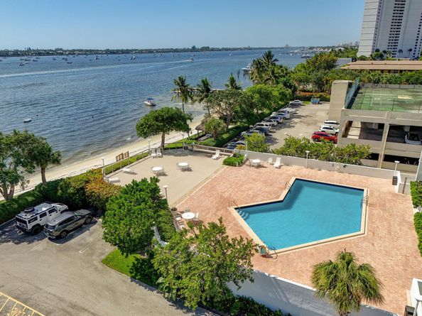 5600 N Flagler Drive 2703, West Palm Beach FL 33407