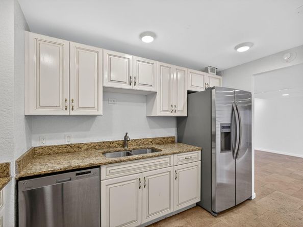 5600 N Flagler Drive 2703, West Palm Beach FL 33407