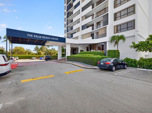 5600 N Flagler Drive 2703, West Palm Beach FL 33407