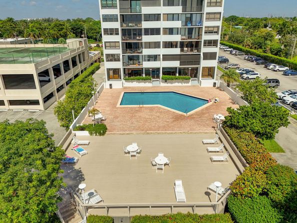 5600 N Flagler Drive 2703, West Palm Beach FL 33407