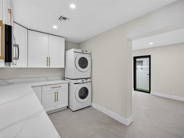 2109 NE 64th St, Fort Lauderdale FL 33308
