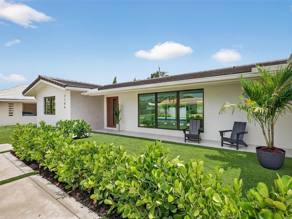 2109 NE 64th St, Fort Lauderdale FL 33308