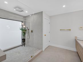 2109 NE 64th St, Fort Lauderdale FL 33308