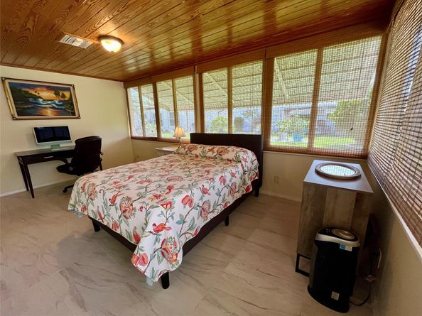 5713 NW 68th Ter, Tamarac FL 33321