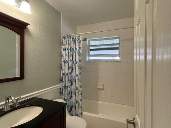 5713 NW 68th Ter, Tamarac FL 33321