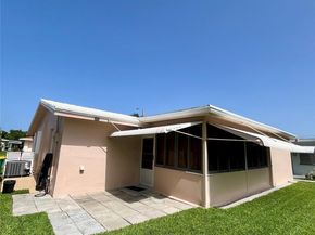 5713 NW 68th Ter, Tamarac FL 33321