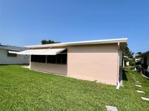 5713 NW 68th Ter, Tamarac FL 33321