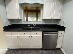 5713 NW 68th Ter, Tamarac FL 33321