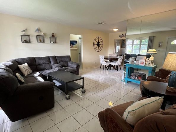 5713 NW 68th Ter, Tamarac FL 33321