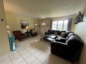 5713 NW 68th Ter, Tamarac FL 33321