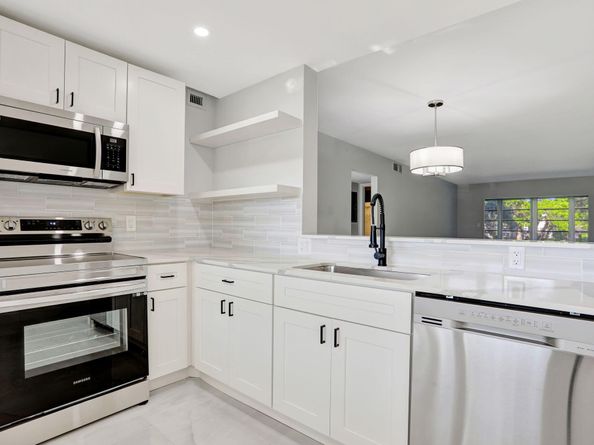2202 Lucaya Bend G2, Coconut Creek FL 33066