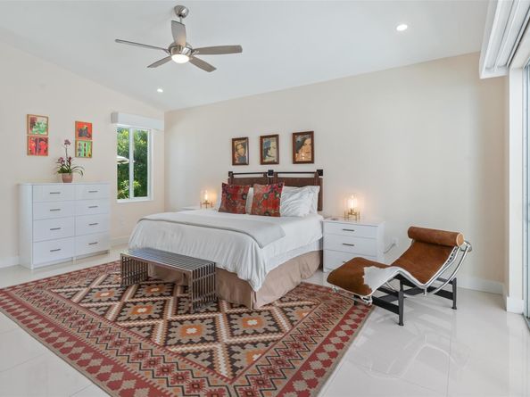 619 NE 21st Ct, Wilton Manors FL 33305