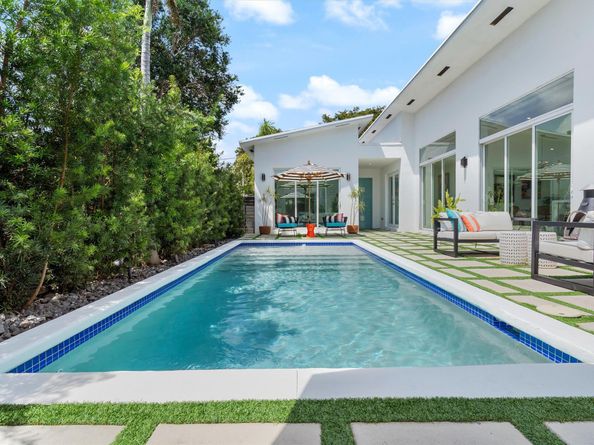 619 NE 21st Ct, Wilton Manors FL 33305