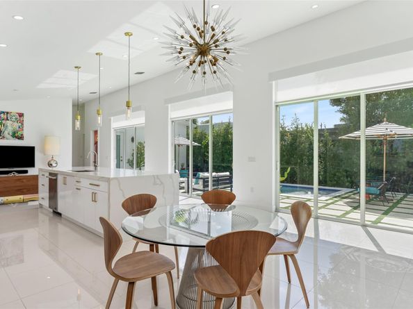 619 NE 21st Ct, Wilton Manors FL 33305