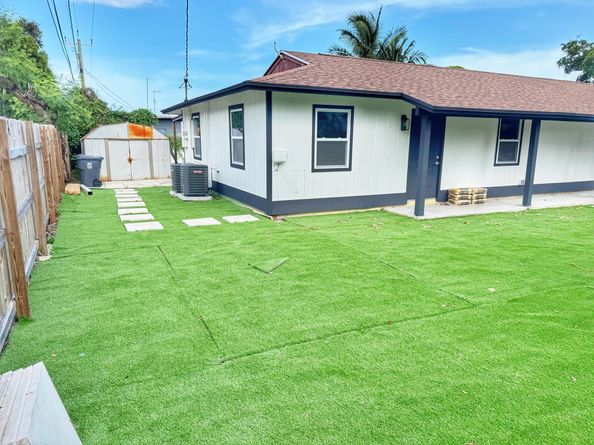 3195 Mcsherry Drive, Lake Worth FL 33461