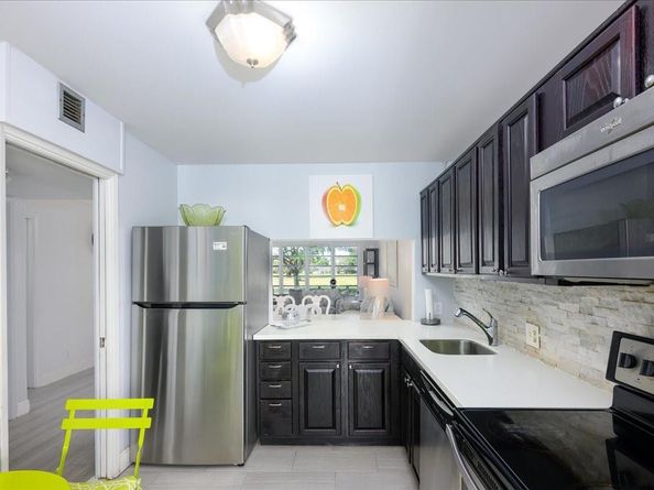 2651 S Course Dr 210, Pompano Beach FL 33069