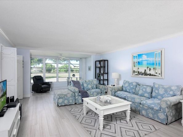 2651 S Course Dr 210, Pompano Beach FL 33069