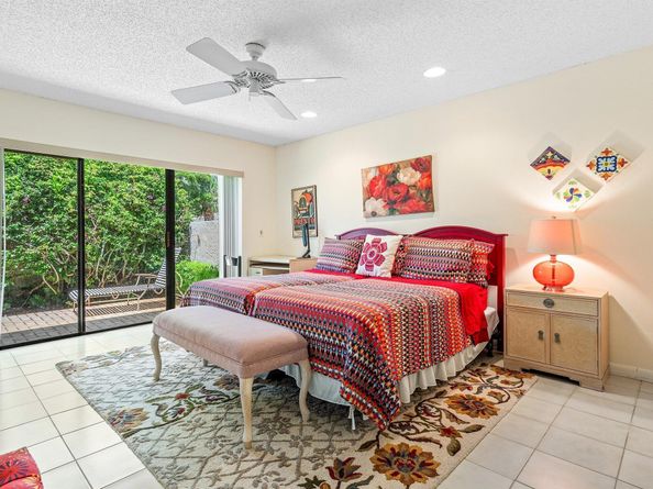 3 Glens Drive E, Boynton Beach FL 33436