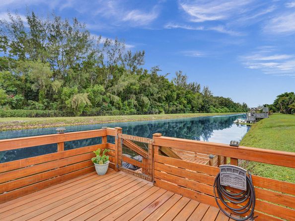96 Mayfair Lane, Boynton Beach FL 33426