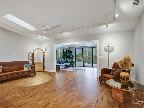 96 Mayfair Lane, Boynton Beach FL 33426