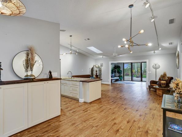 96 Mayfair Lane, Boynton Beach FL 33426