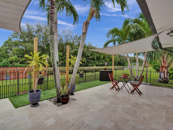 96 Mayfair Lane, Boynton Beach FL 33426