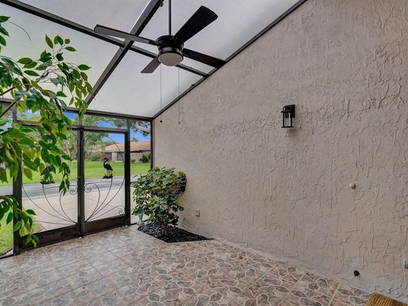 96 Mayfair Lane, Boynton Beach FL 33426