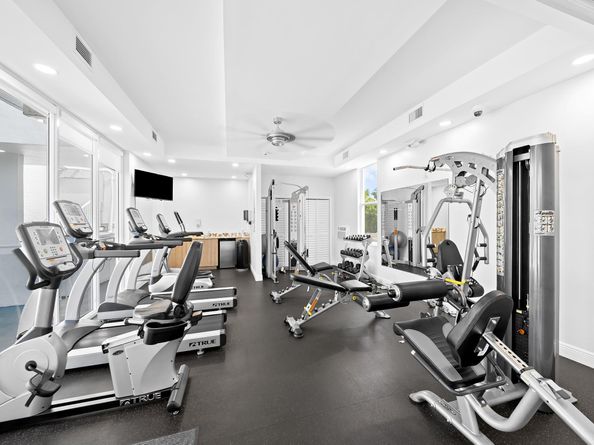 2200 NE 33rd Ave 15J, Fort Lauderdale FL 33305