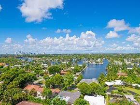 2200 NE 33rd Ave 15J, Fort Lauderdale FL 33305