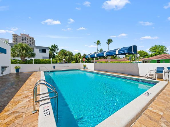 2200 NE 33rd Ave 15J, Fort Lauderdale FL 33305