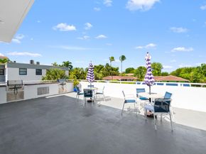 2200 NE 33rd Ave 15J, Fort Lauderdale FL 33305