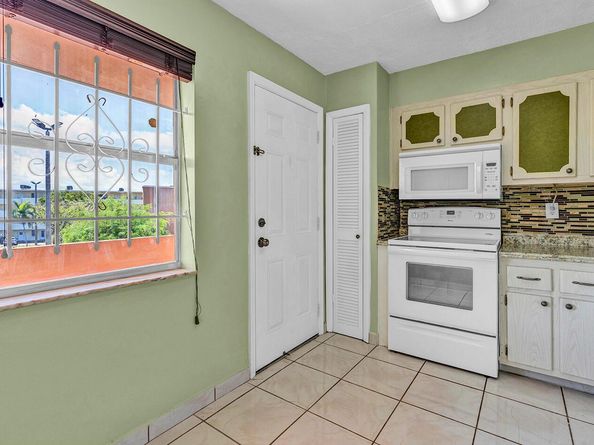 1301 NE 191st Street F307, Miami FL 33179