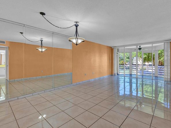 1301 NE 191st Street F307, Miami FL 33179