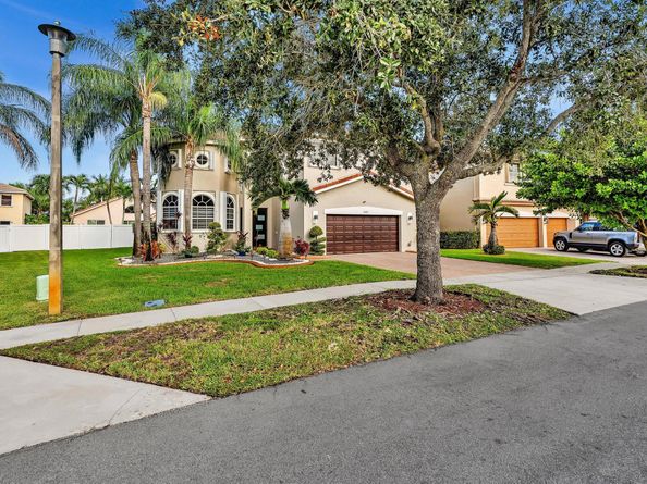 2092 SW 176th Avenue, Miramar FL 33029