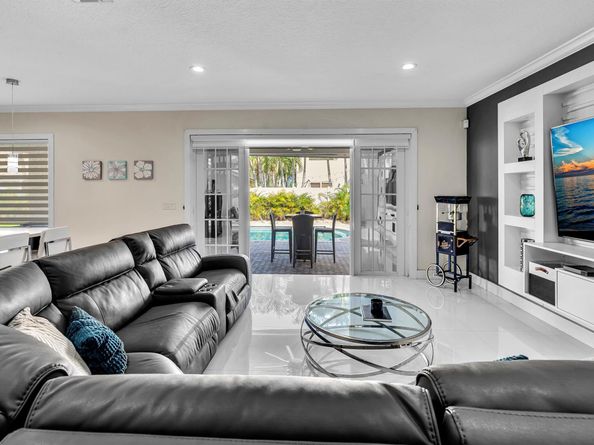 2092 SW 176th Avenue, Miramar FL 33029