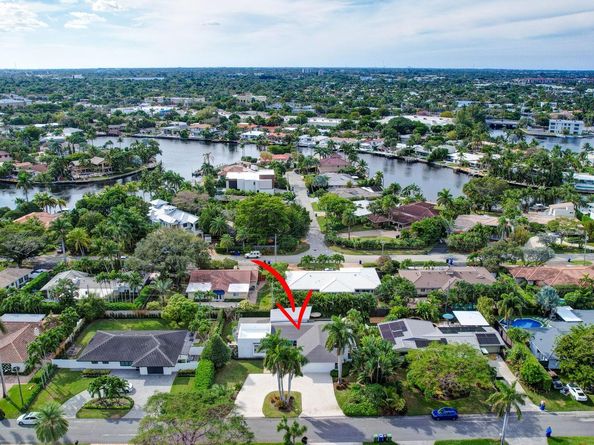 2425 NE 26th Ave, Fort Lauderdale FL 33305